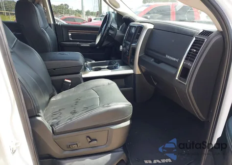 2018 Ram 1500 Laramie 4X2 5'7 Box из США, поврежденный, VIN 1C6RR6NT6JS219075